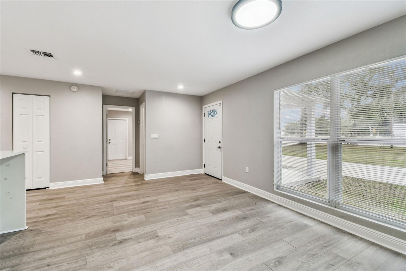 Image 31 of 45 For 6005 Lakeside Drive