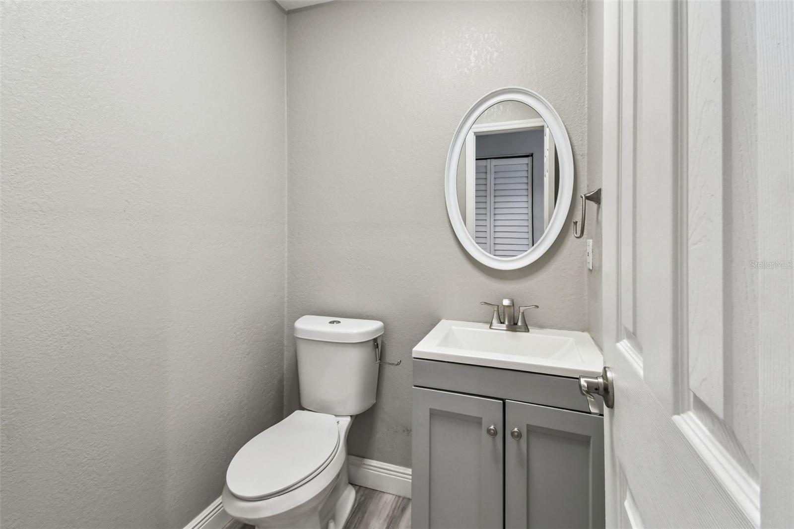 Image 32 of 45 For 6005 Lakeside Drive