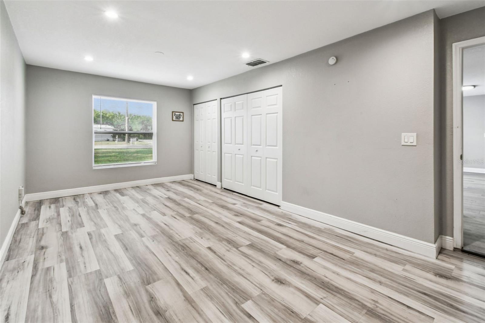 Image 35 of 45 For 6005 Lakeside Drive