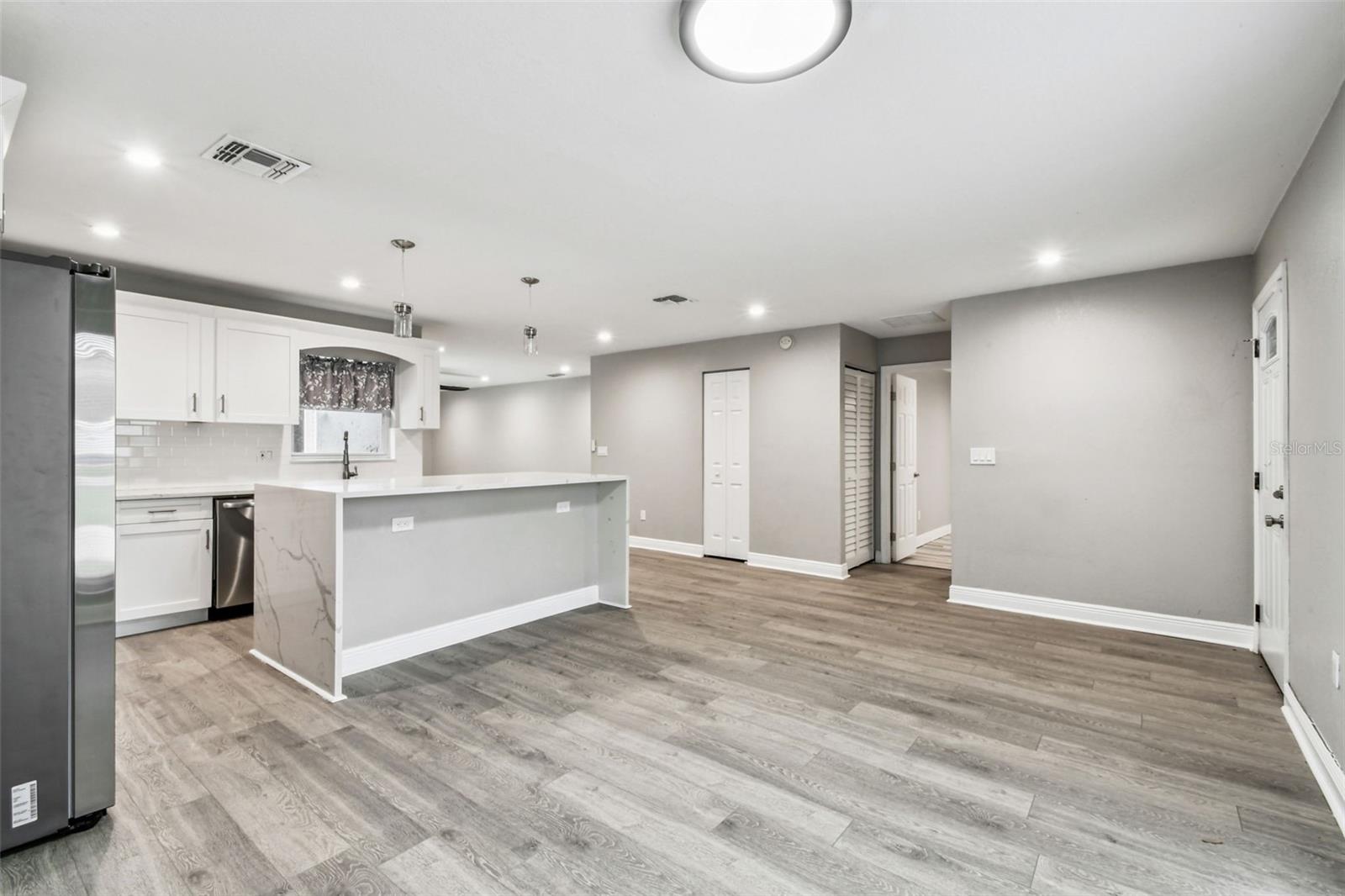 Image 7 of 45 For 6005 Lakeside Drive