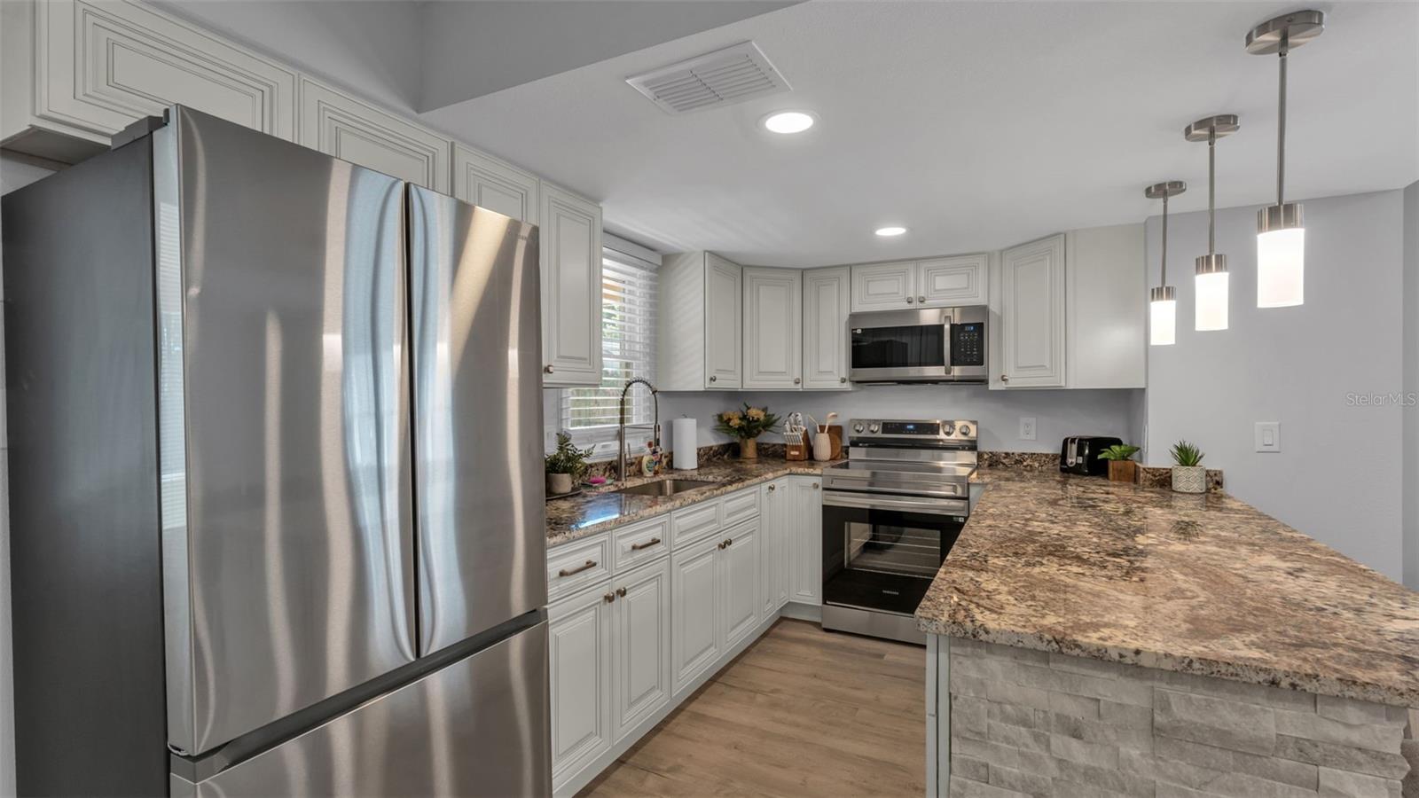 Image 14 of 58 For 129 Belmar Street