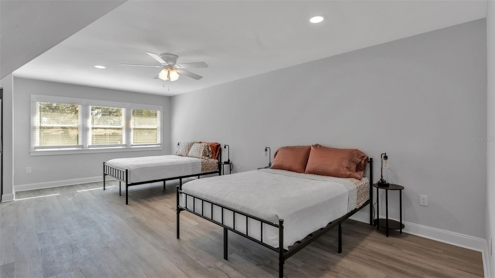 Image 28 of 58 For 129 Belmar Street