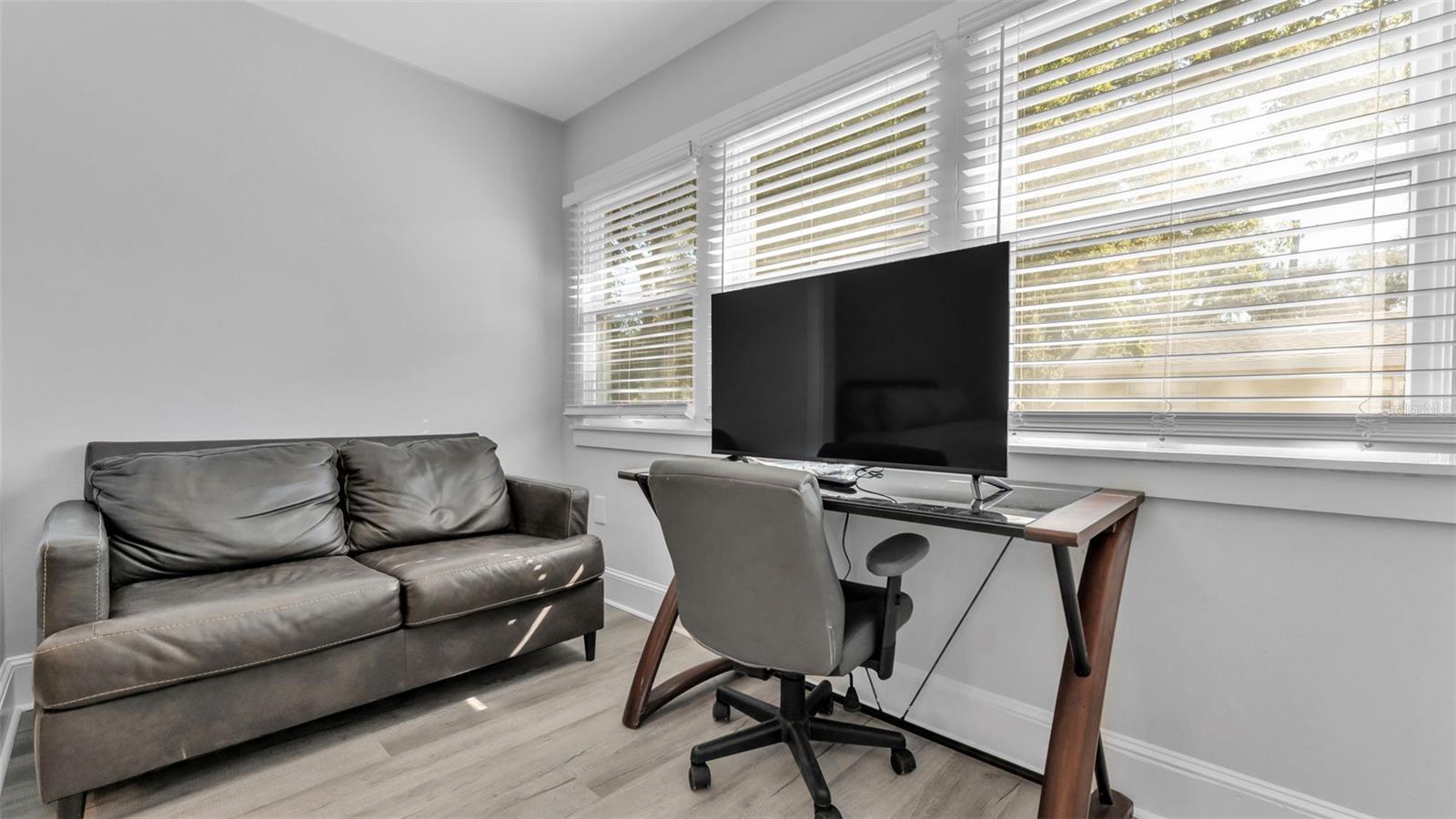 Image 33 of 58 For 129 Belmar Street