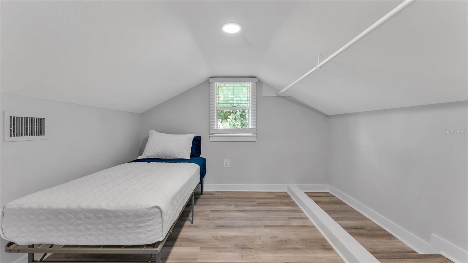 Image 42 of 58 For 129 Belmar Street