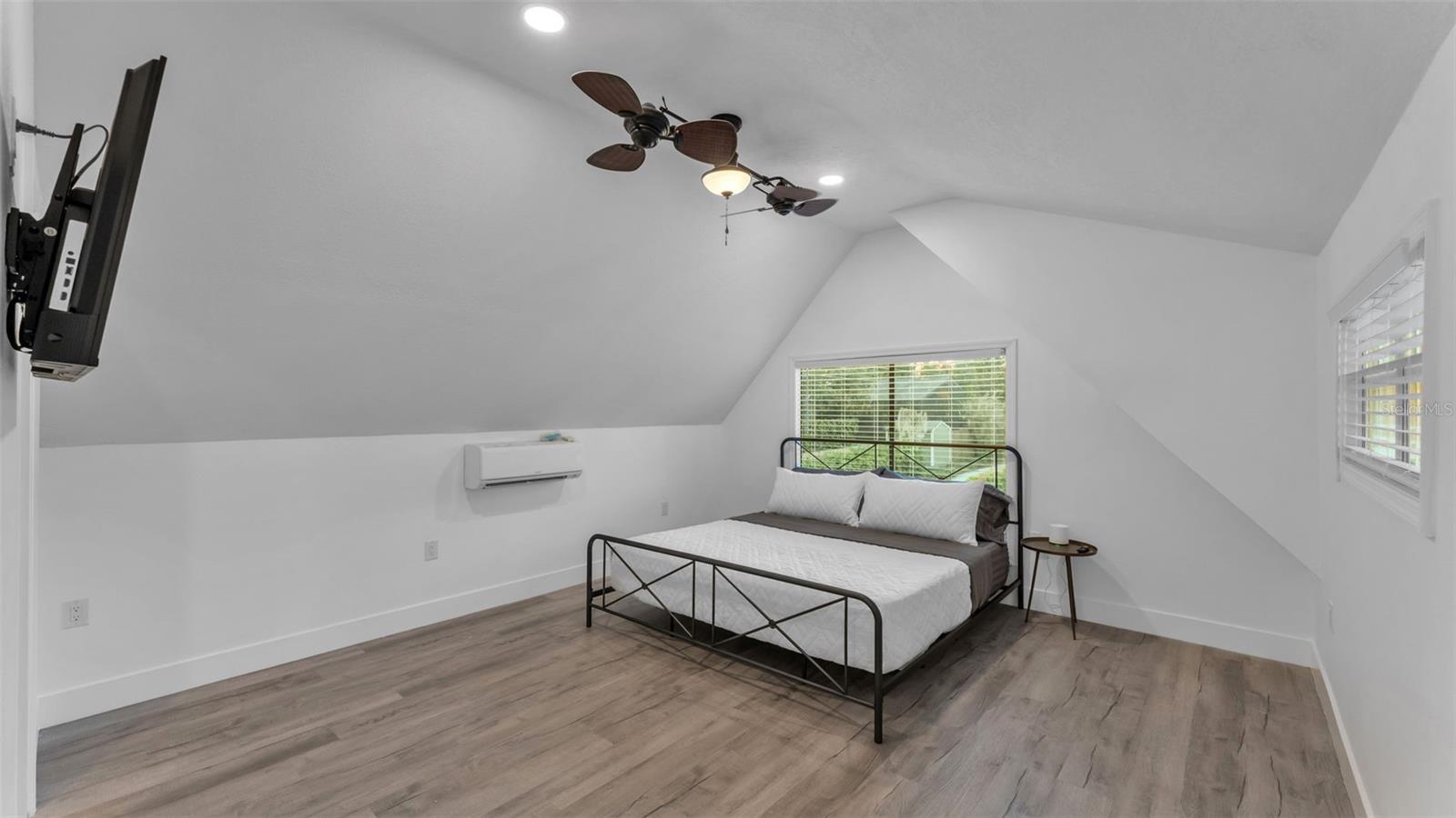 Image 53 of 58 For 129 Belmar Street