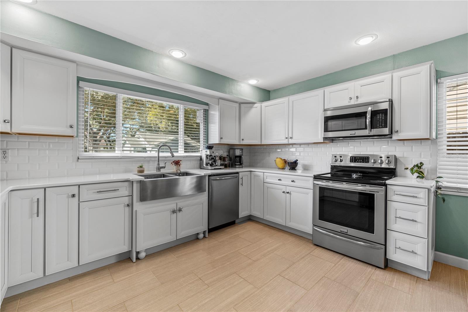 Image 13 of 54 For 3317 Whispering Drive S