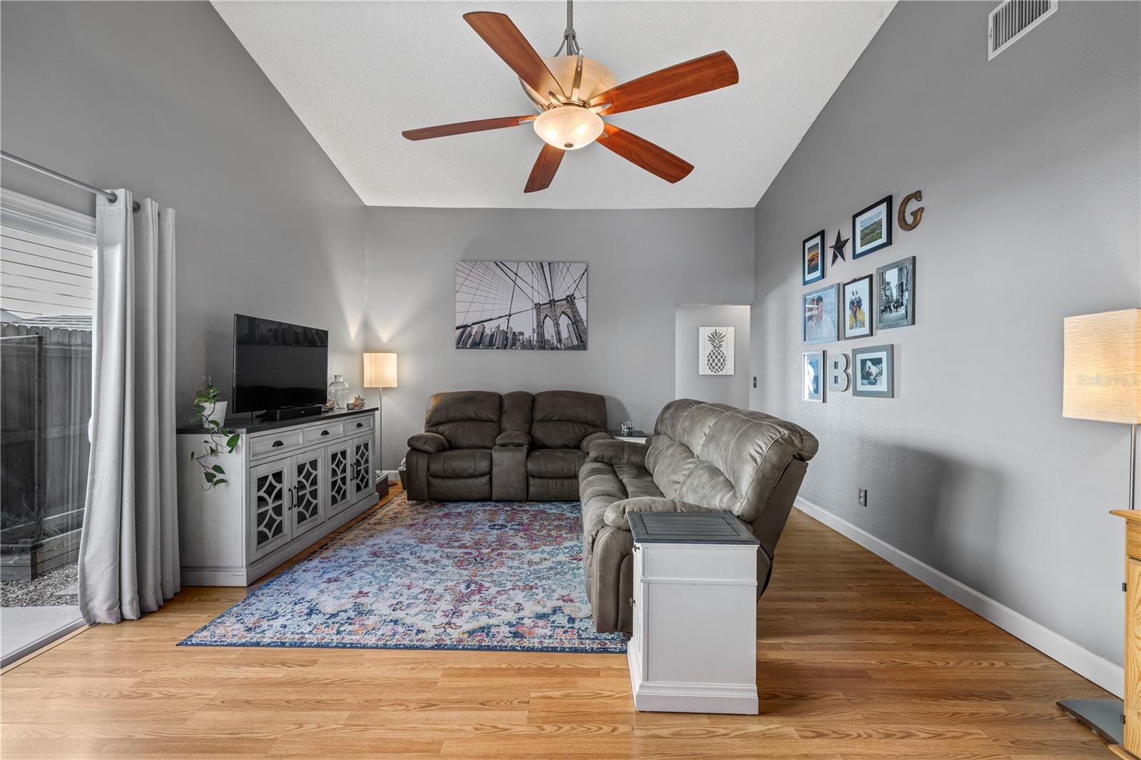 Image 21 of 54 For 3317 Whispering Drive S