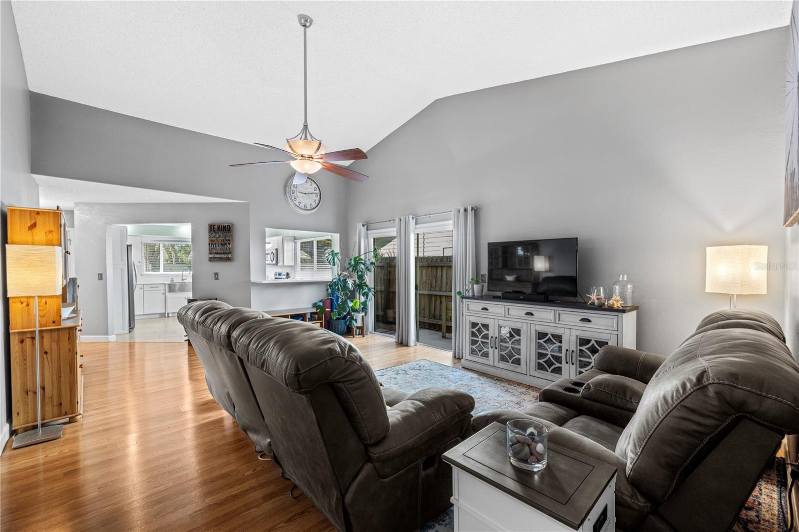 Image 25 of 54 For 3317 Whispering Drive S