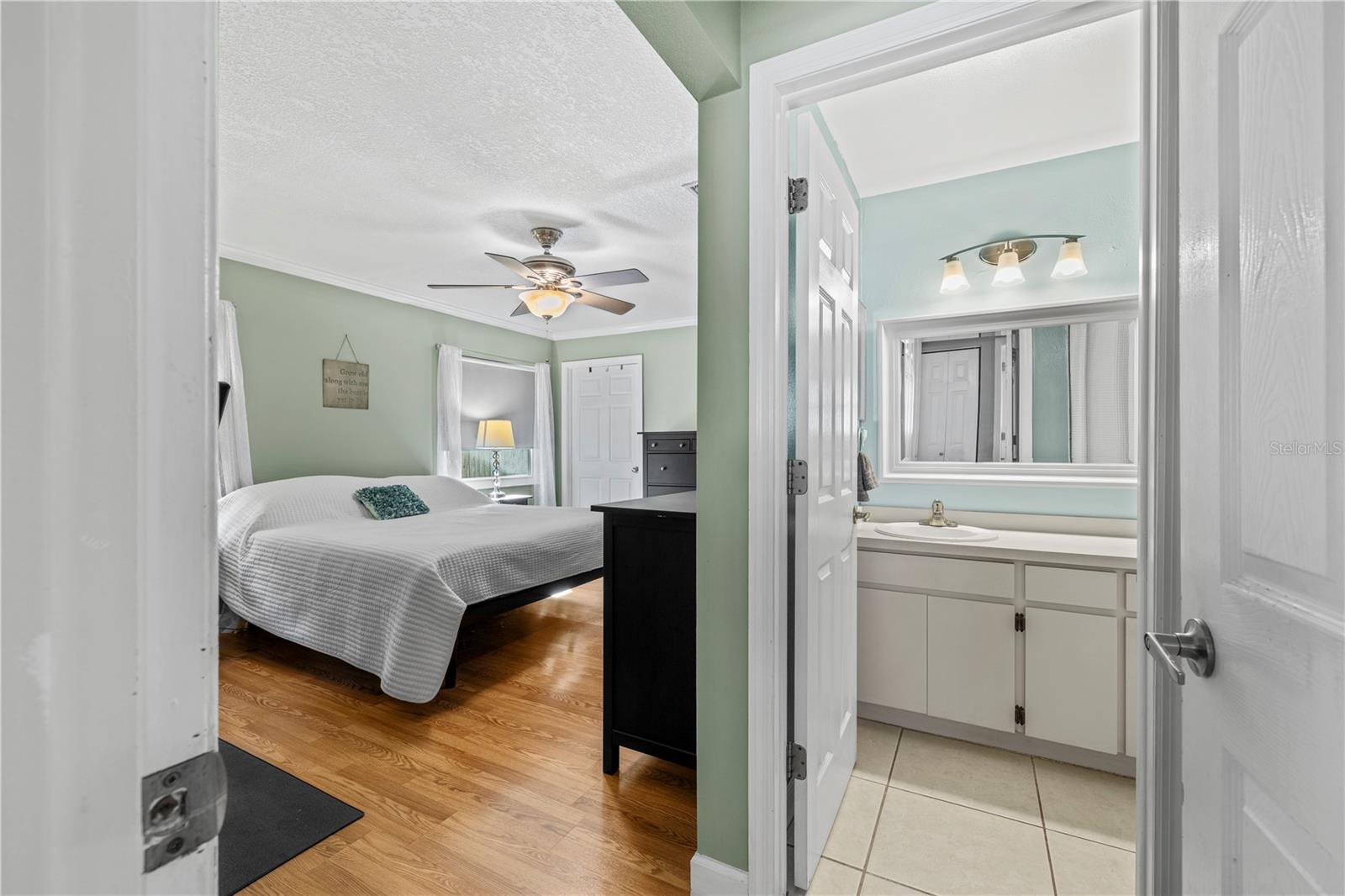 Image 33 of 54 For 3317 Whispering Drive S