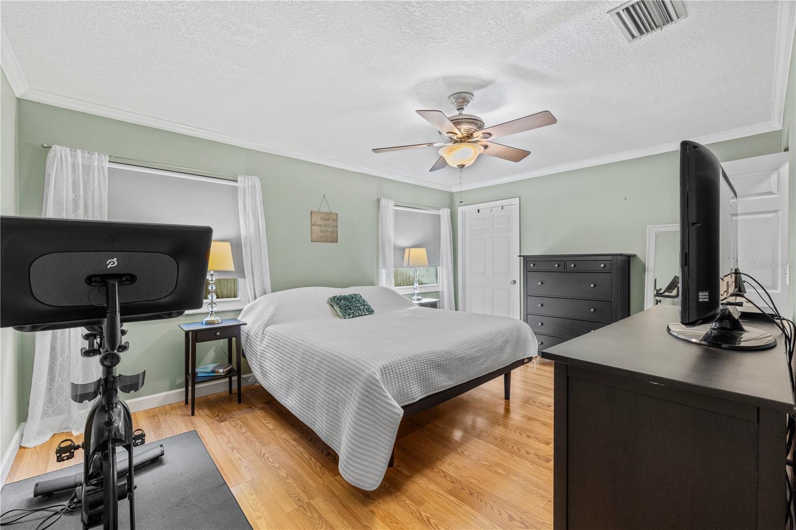 Image 34 of 54 For 3317 Whispering Drive S