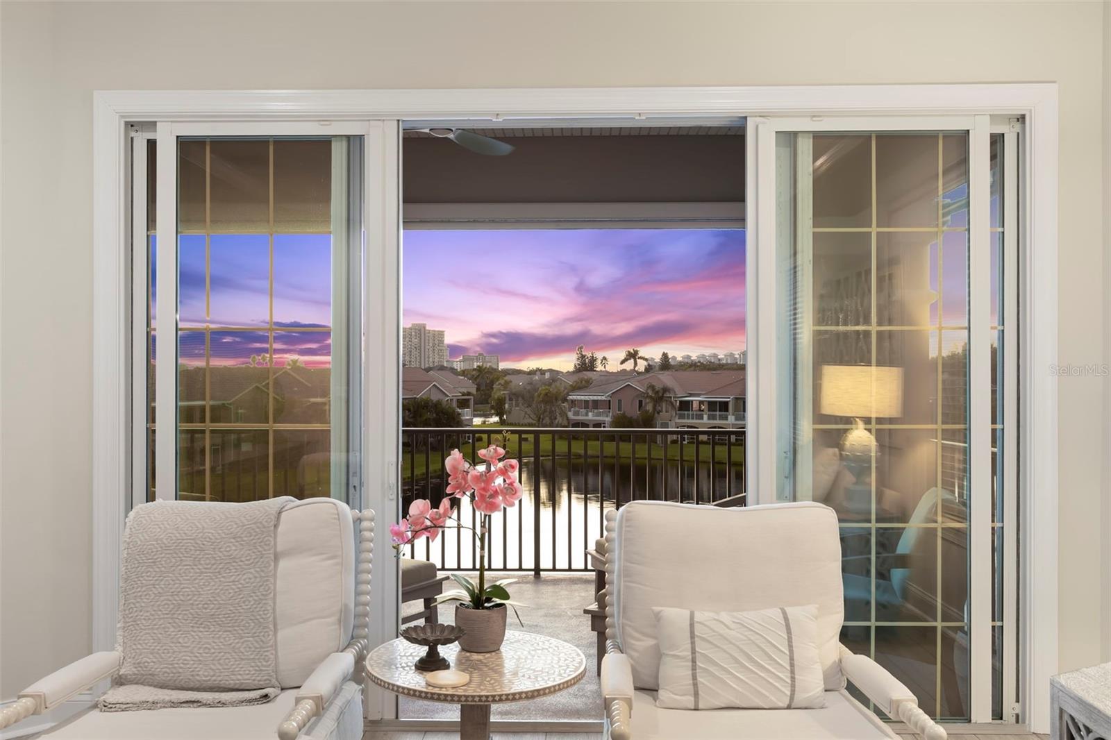 Listing photo id 33 for 8 Franklin Court S 53d