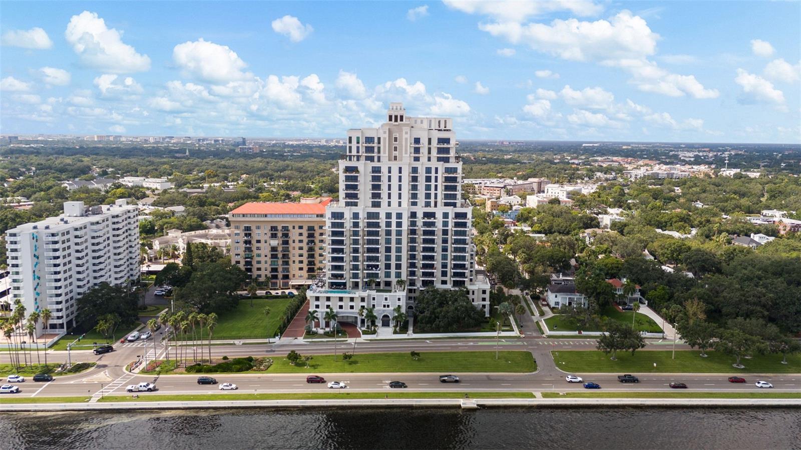 Image 2 of 40 For 2103 Bayshore Boulevard 1701