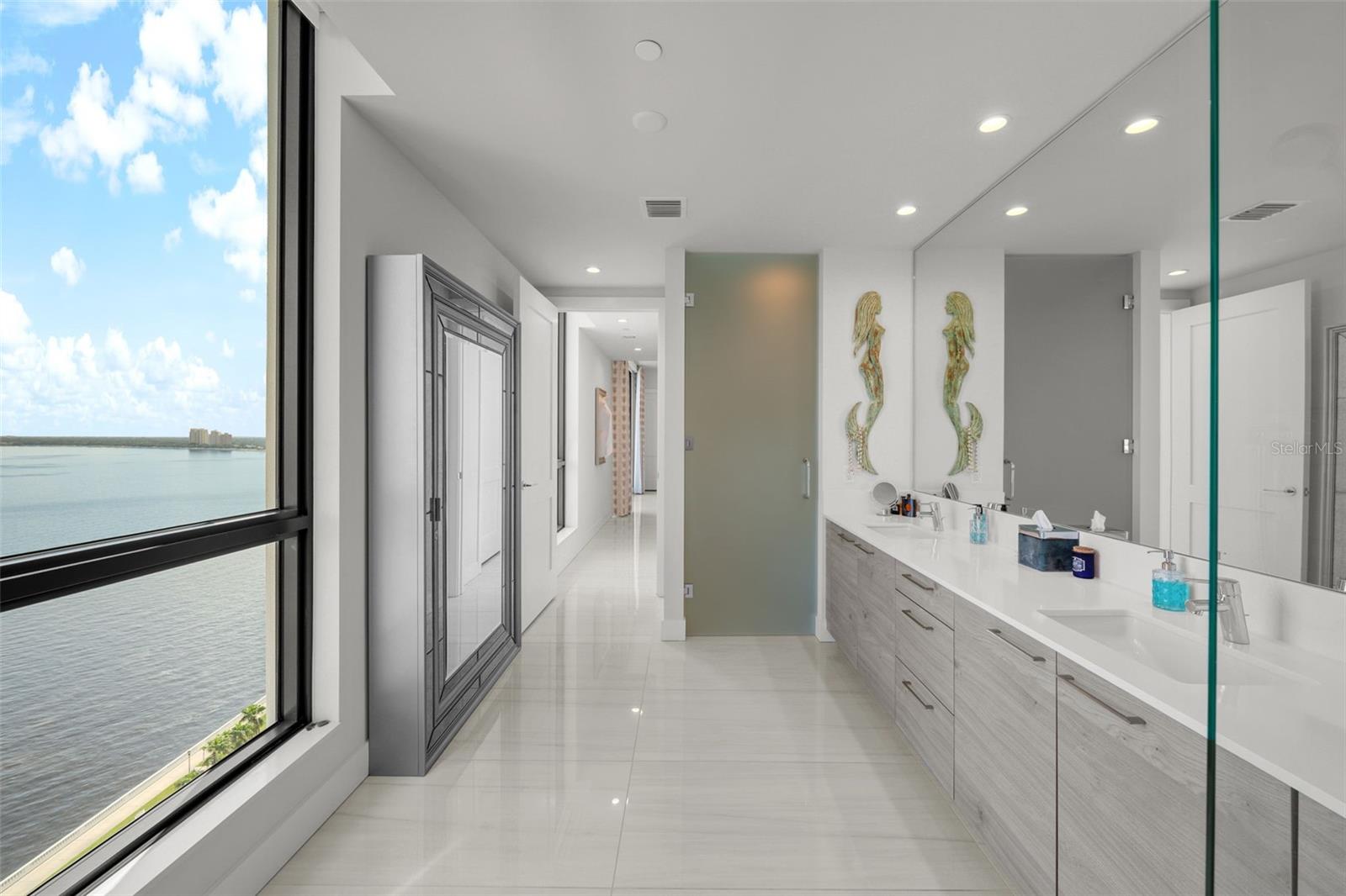 Image 23 of 40 For 2103 Bayshore Boulevard 1701