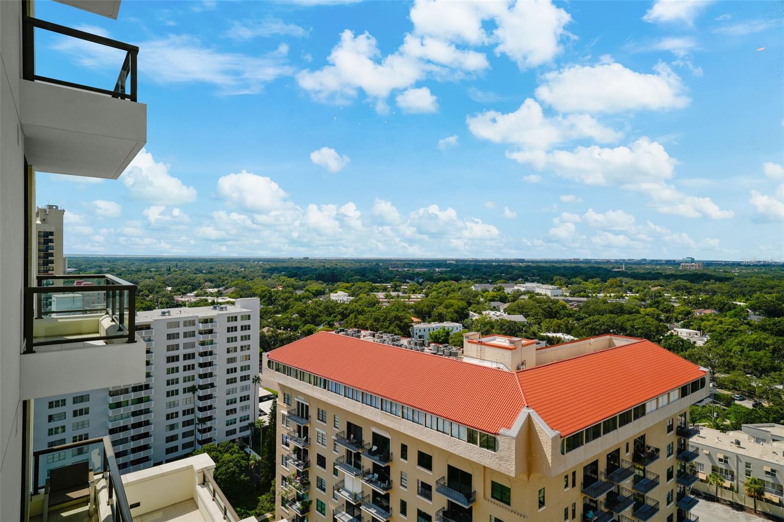 Image 33 of 40 For 2103 Bayshore Boulevard 1701