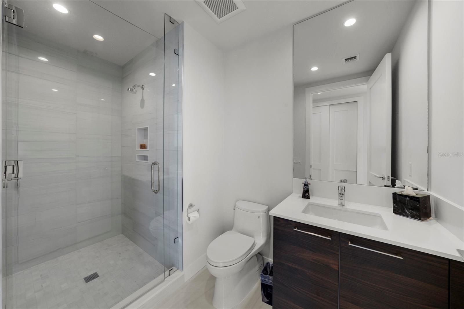 Image 39 of 40 For 2103 Bayshore Boulevard 1701