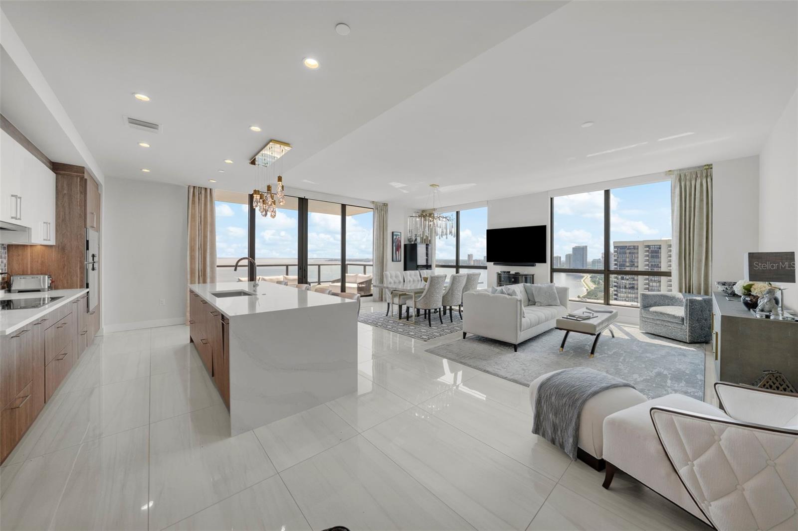 Image 7 of 40 For 2103 Bayshore Boulevard 1701