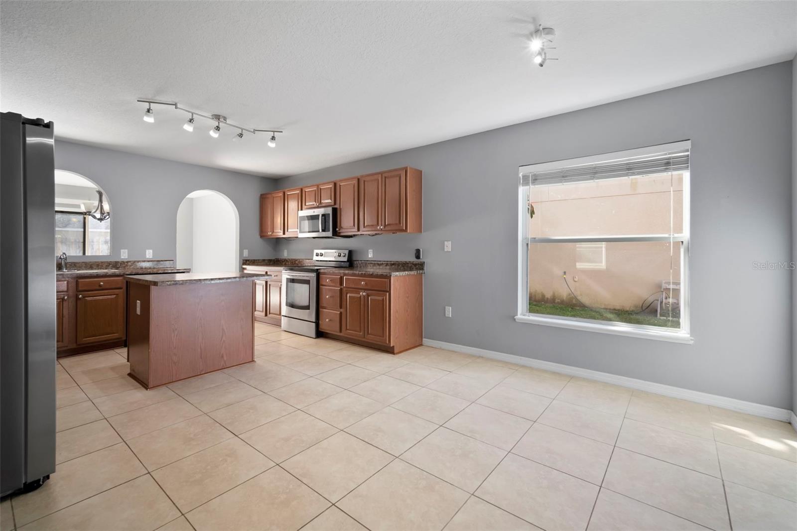 Image 11 of 56 For 1303 Alhambra Crest Drive