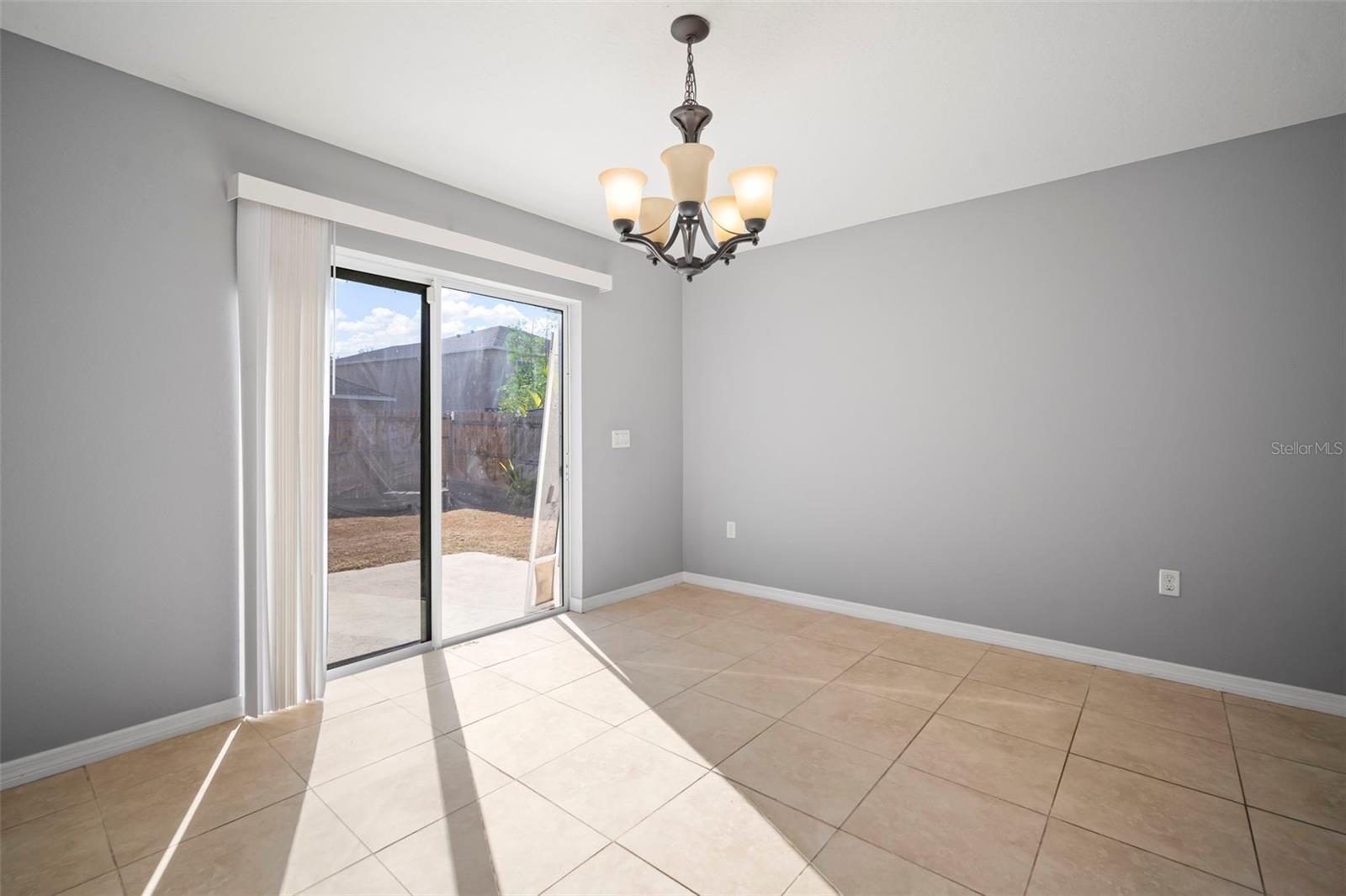 Image 21 of 56 For 1303 Alhambra Crest Drive