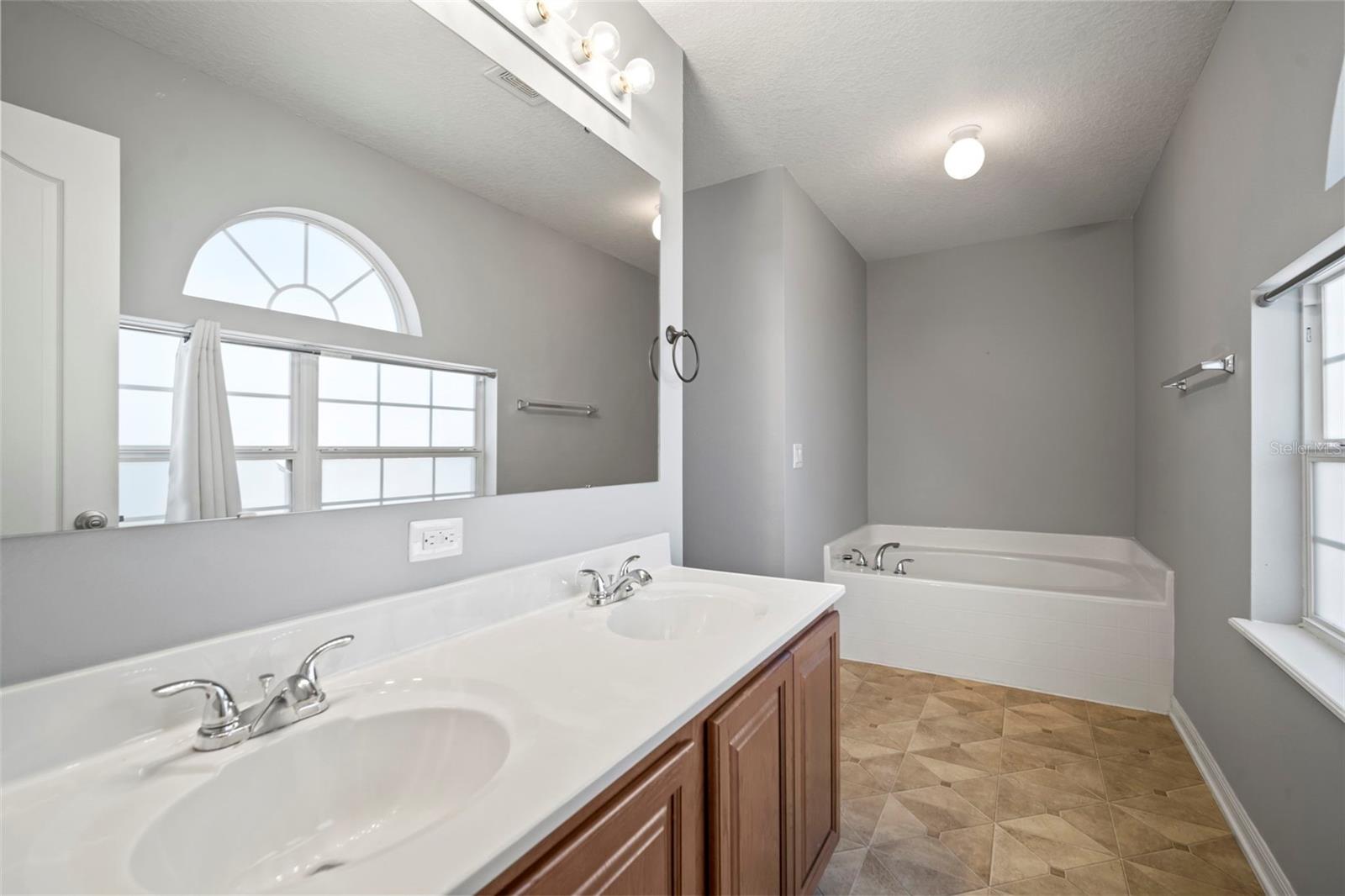 Image 43 of 56 For 1303 Alhambra Crest Drive