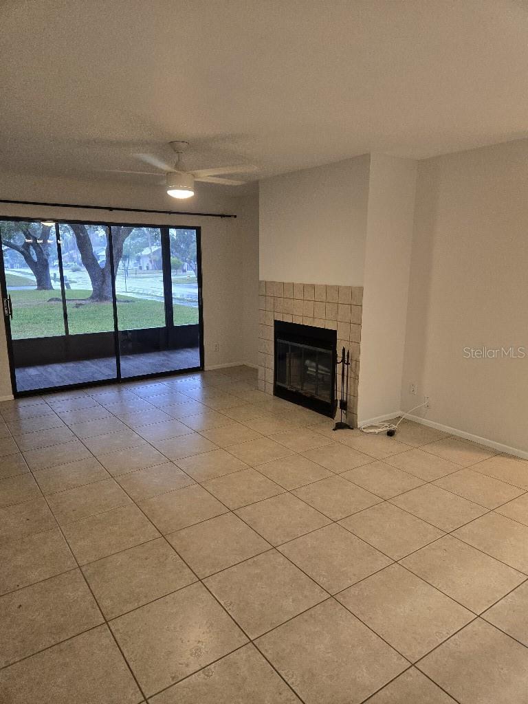 Image 3 of 12 For 156 Devon Court