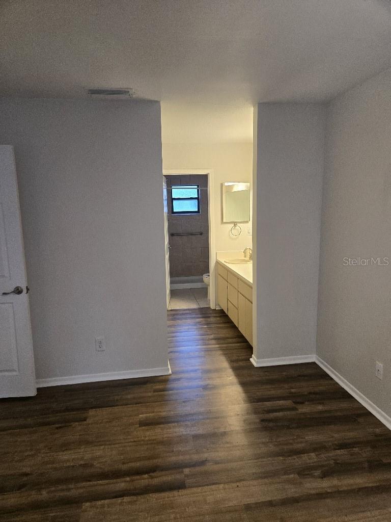 Image 6 of 12 For 156 Devon Court