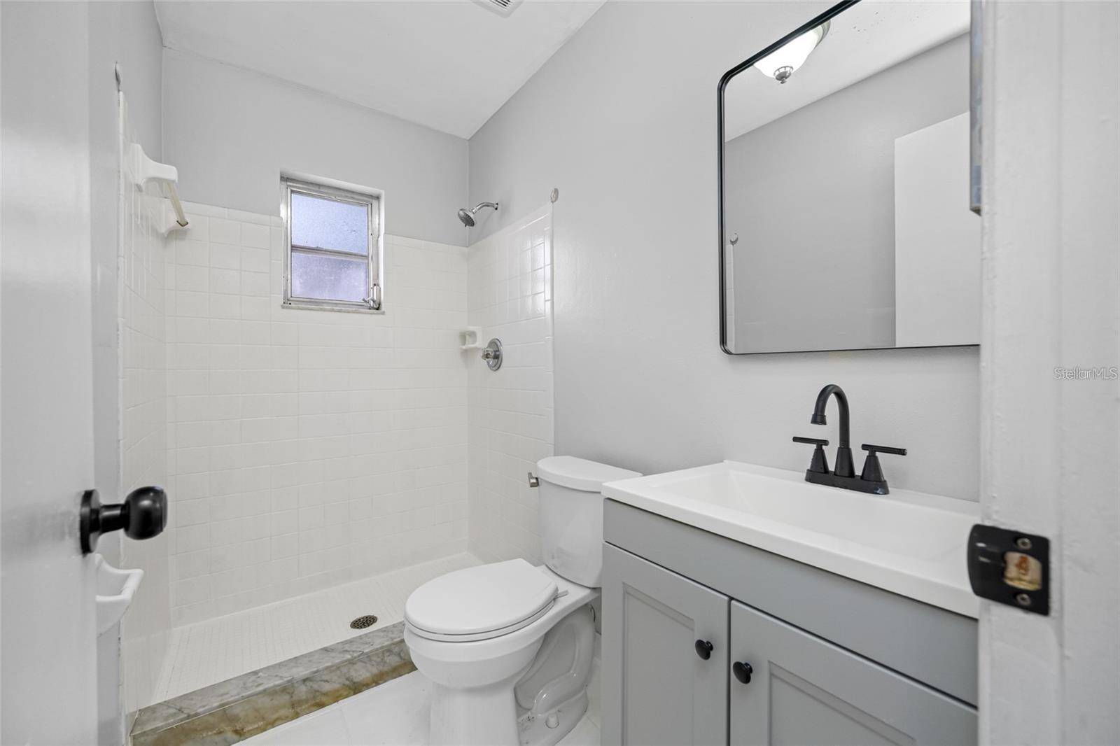 Image 14 of 24 For 1411 39th Avenue N