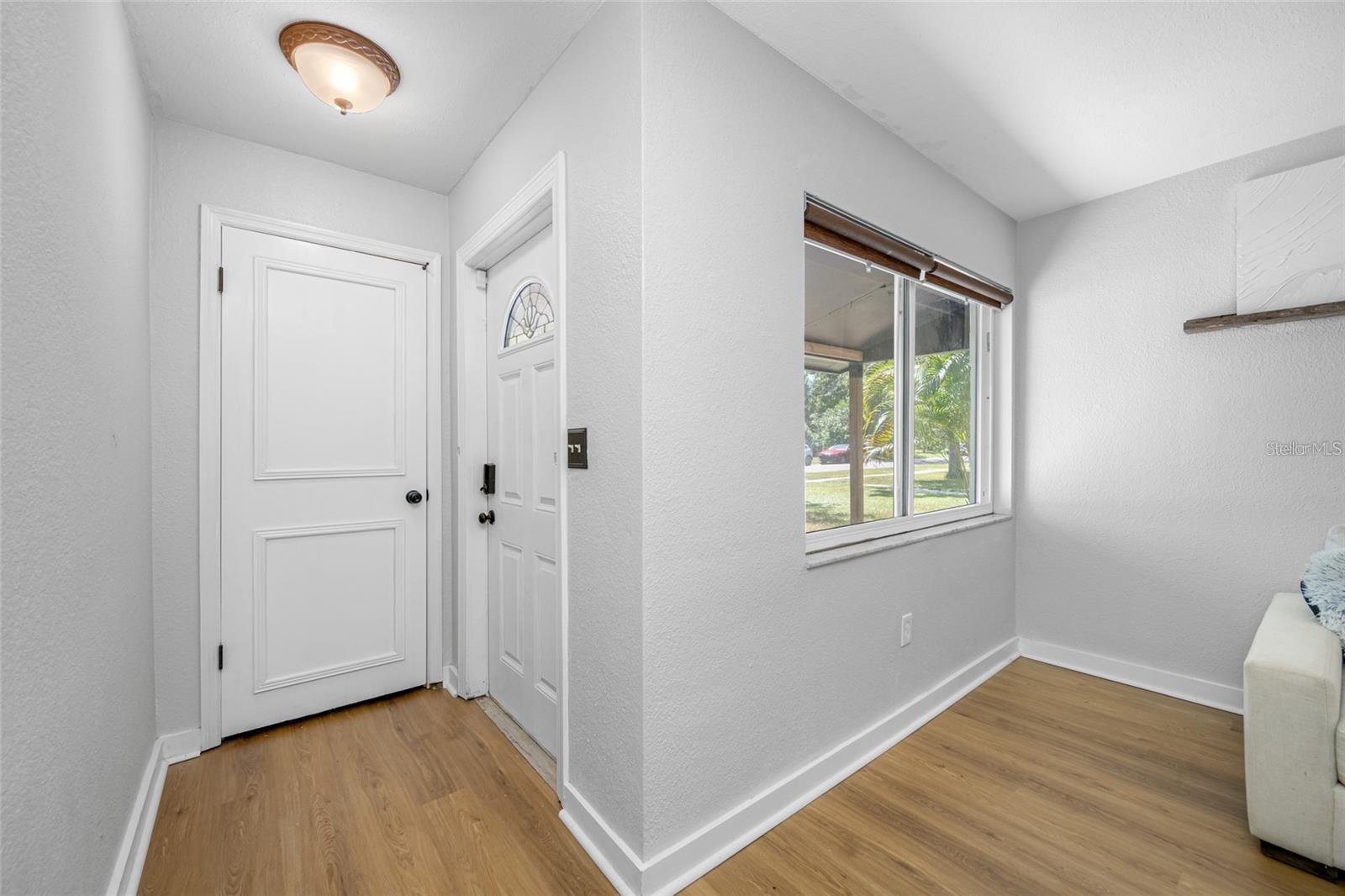 Image 4 of 24 For 1411 39th Avenue N