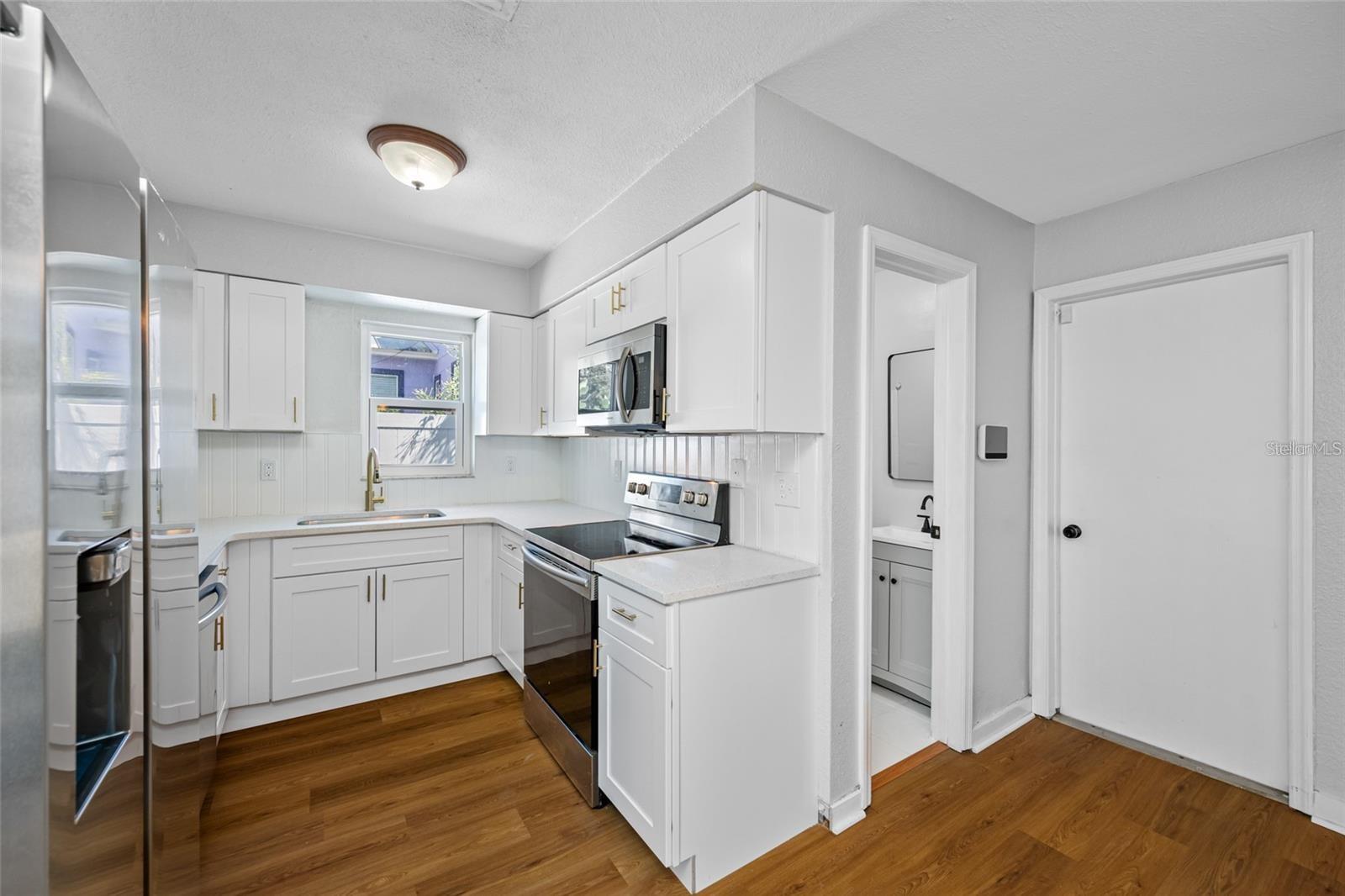 Image 7 of 24 For 1411 39th Avenue N