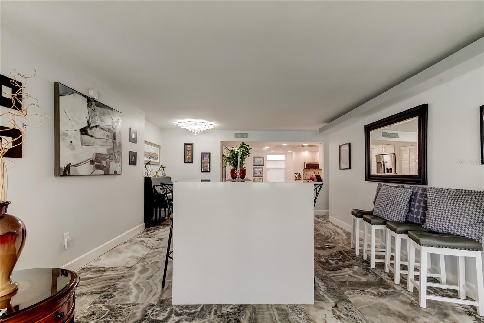 Image 18 of 81 For 5200 Brittany Drive S 204