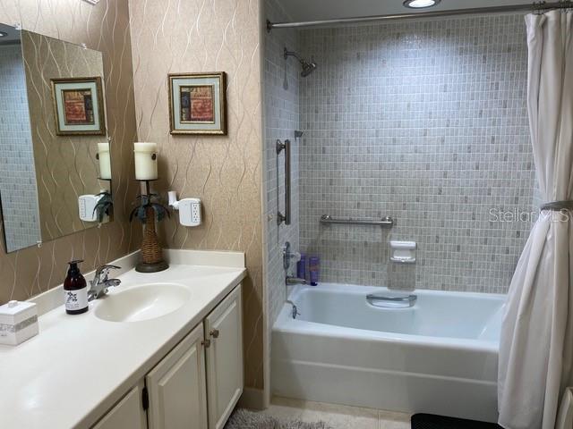 Image 43 of 81 For 5200 Brittany Drive S 204