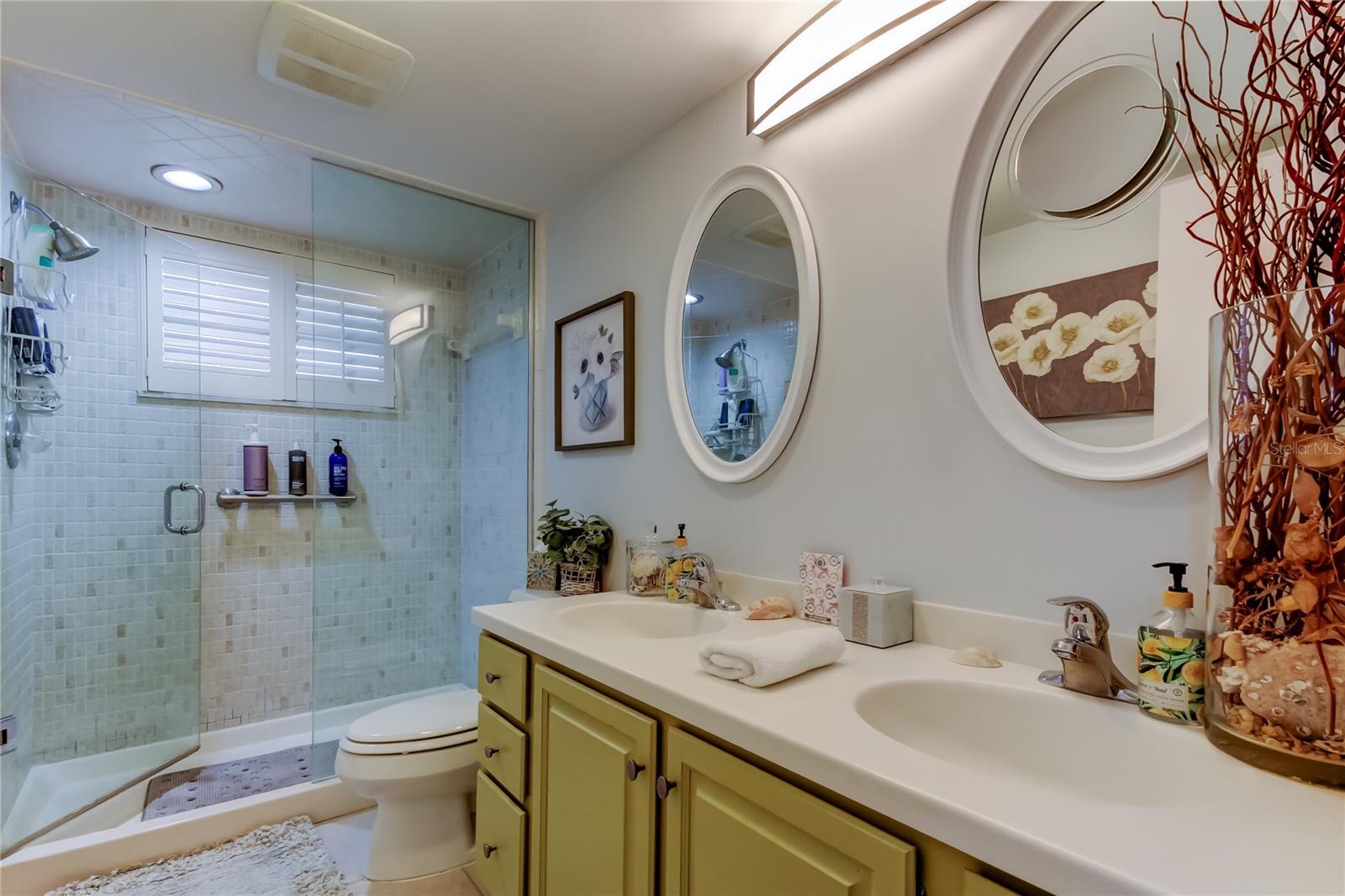 Image 49 of 81 For 5200 Brittany Drive S 204