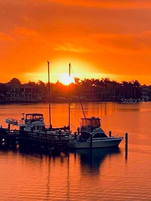 Image 52 of 81 For 5200 Brittany Drive S 204