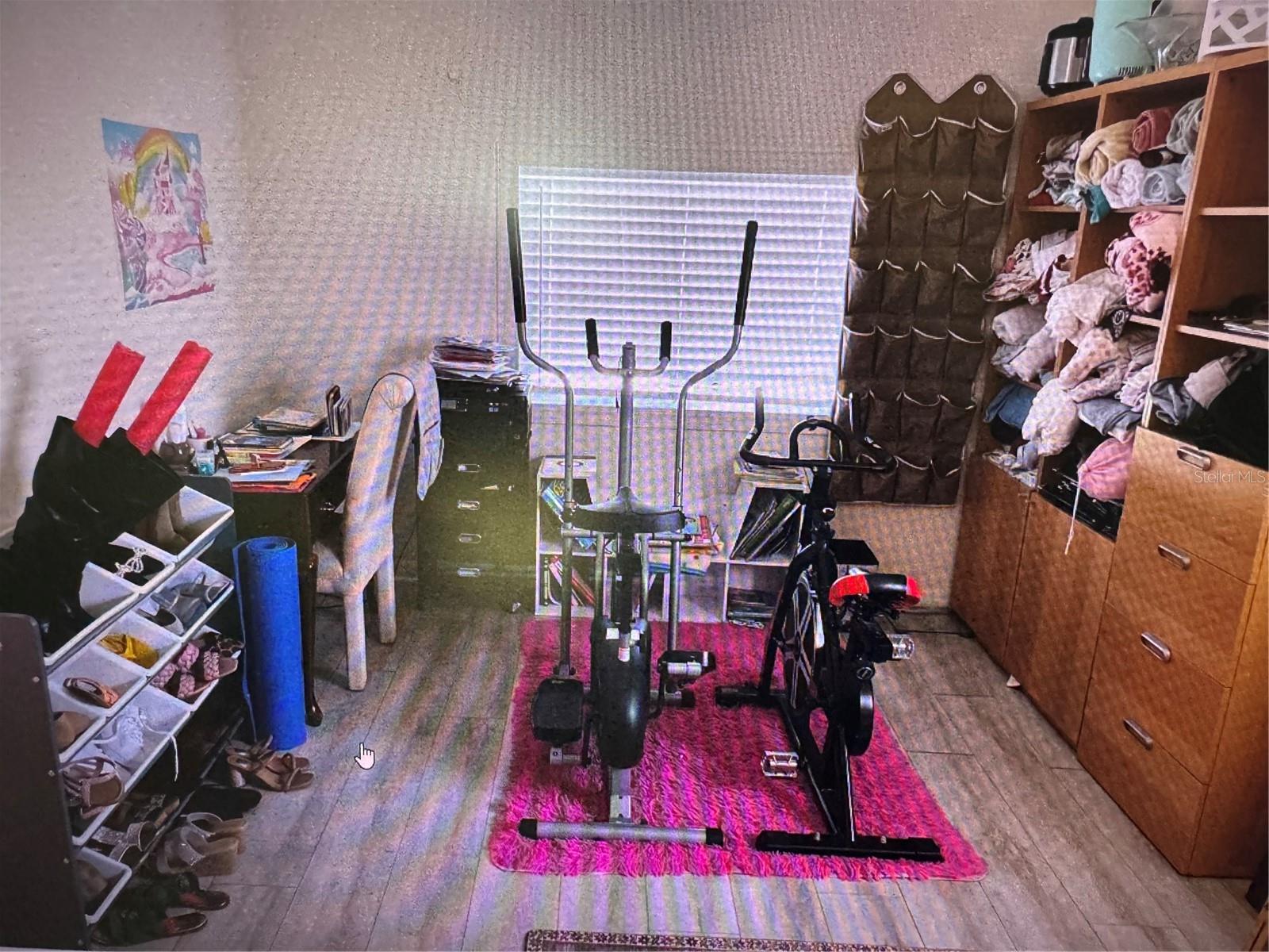 Image 10 of 14 For 910 Robinson Drive N