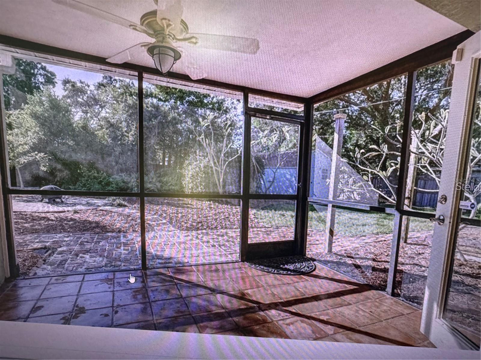 Image 11 of 14 For 910 Robinson Drive N