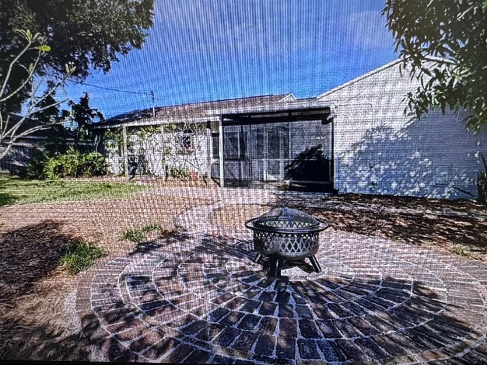 Image 13 of 14 For 910 Robinson Drive N