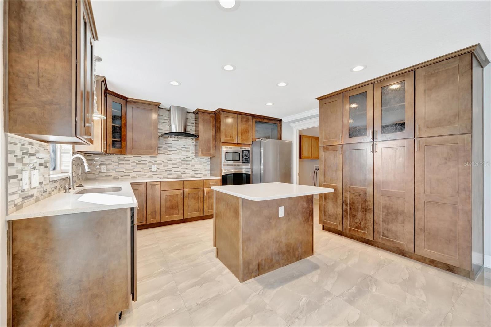 Image 12 of 67 For 2115 Valrico Heights Boulevard