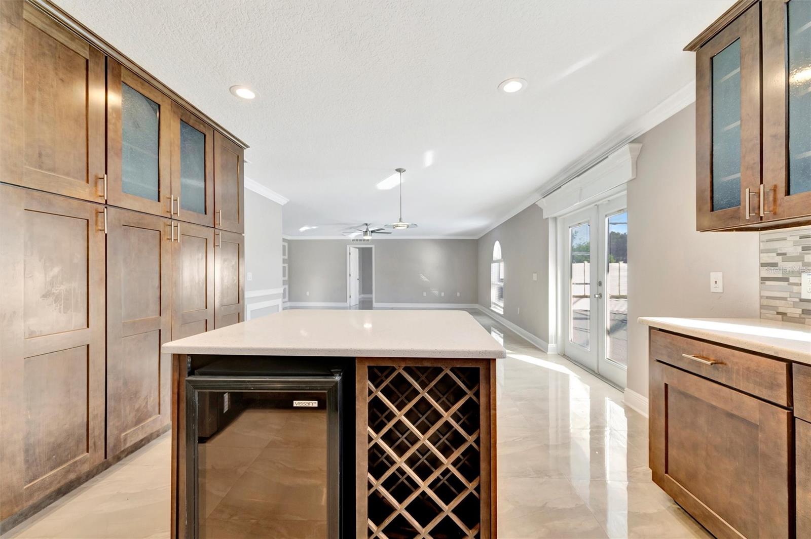 Image 17 of 67 For 2115 Valrico Heights Boulevard