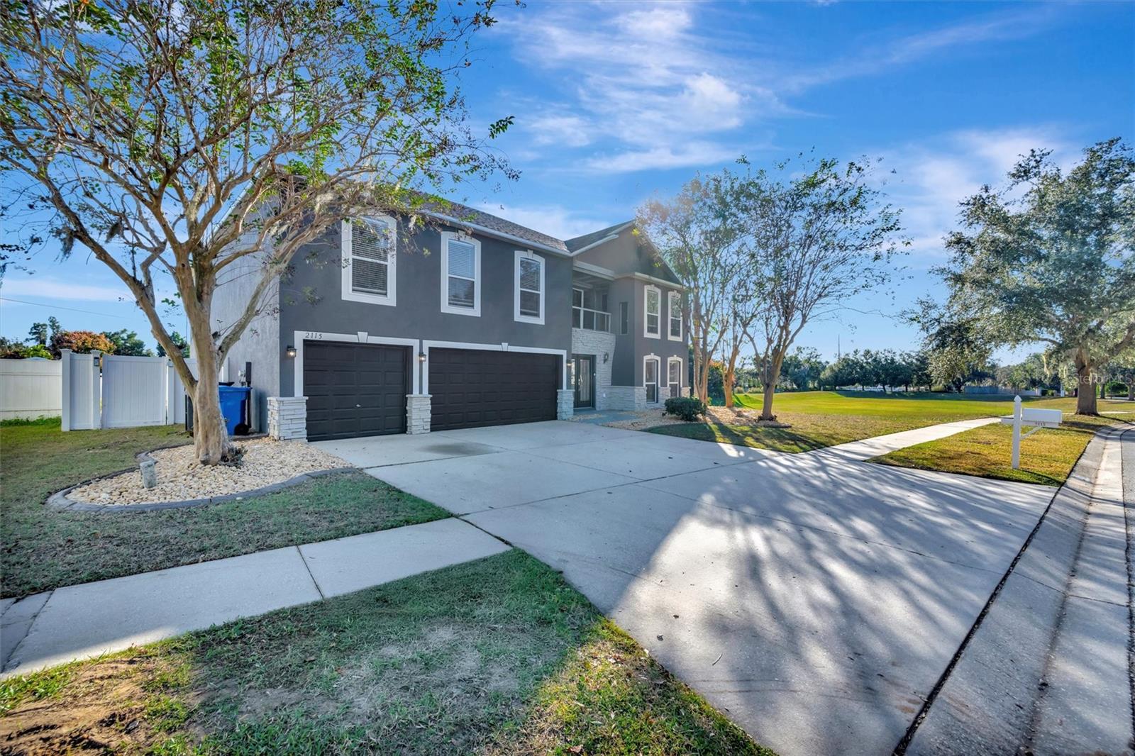 Image 2 of 67 For 2115 Valrico Heights Boulevard