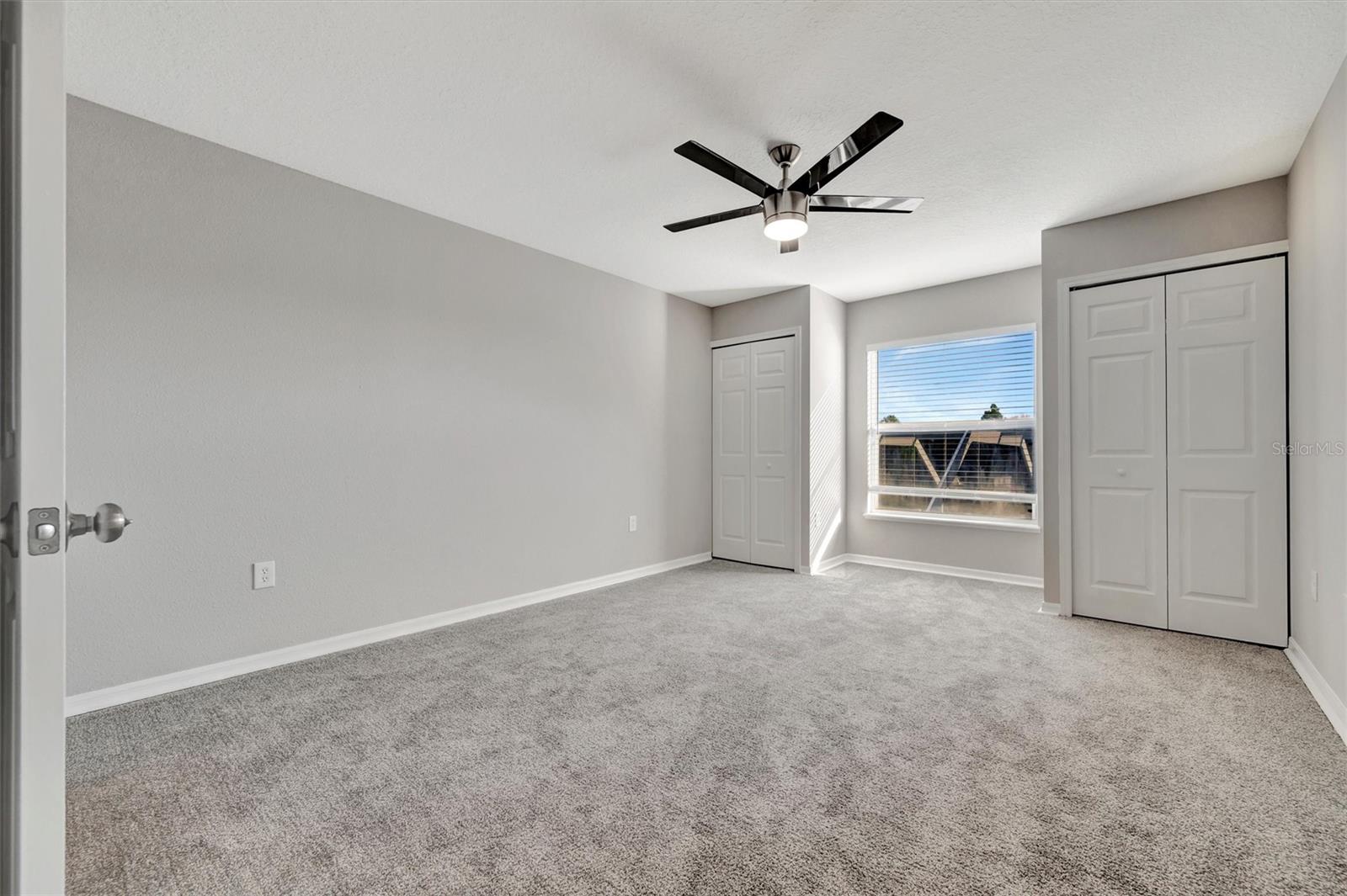 Image 33 of 67 For 2115 Valrico Heights Boulevard