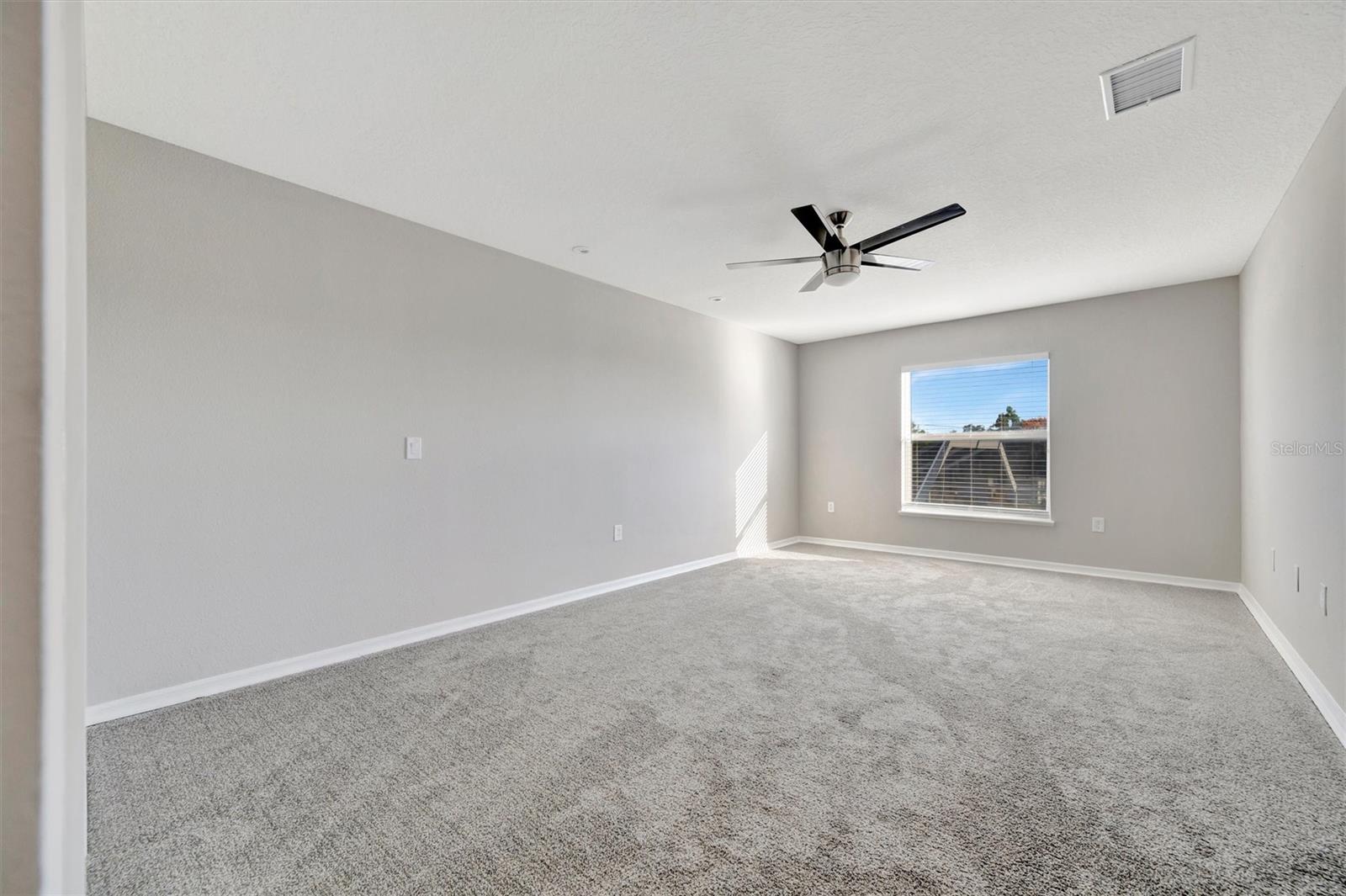 Image 37 of 67 For 2115 Valrico Heights Boulevard