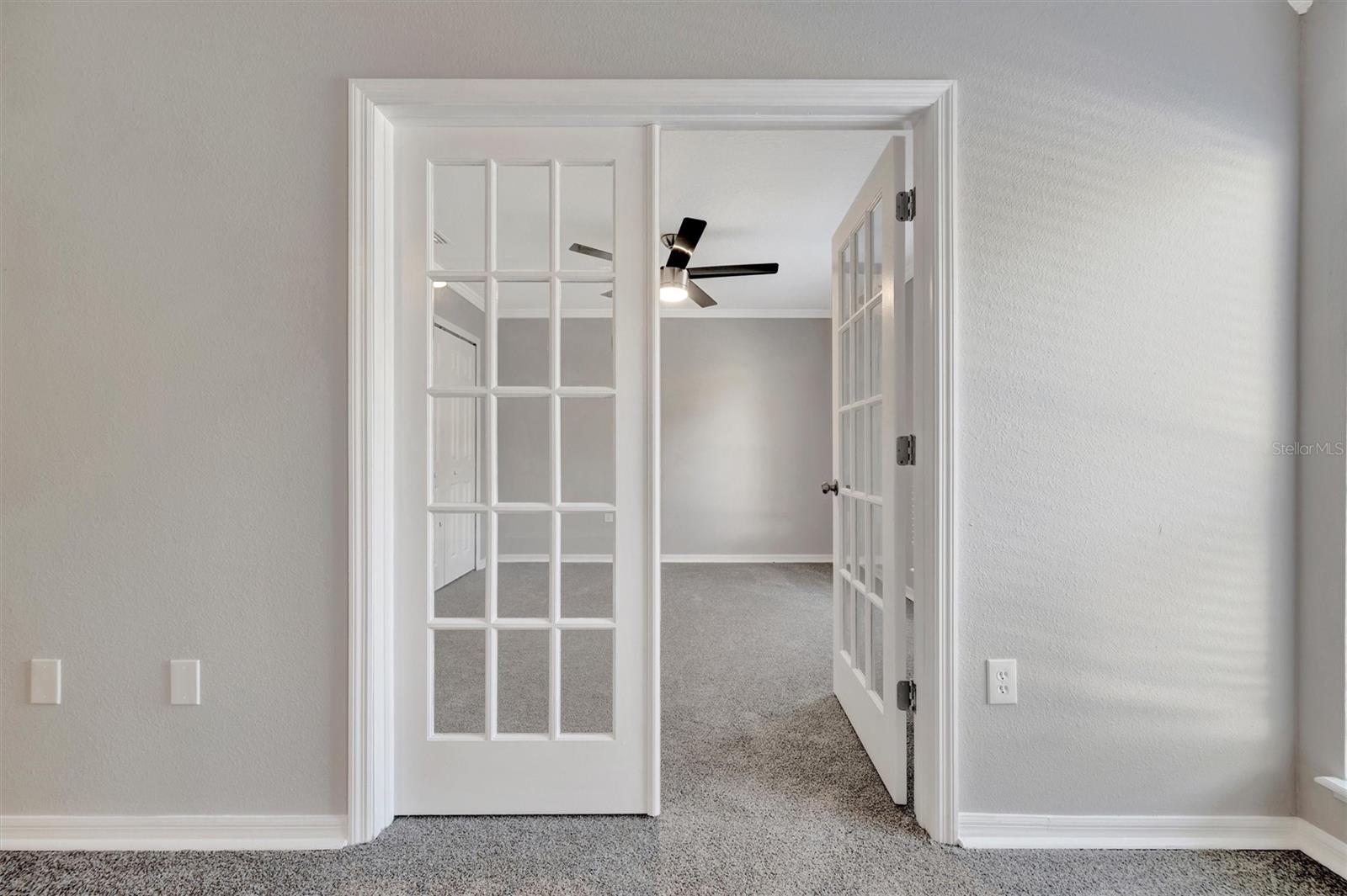 Image 41 of 67 For 2115 Valrico Heights Boulevard