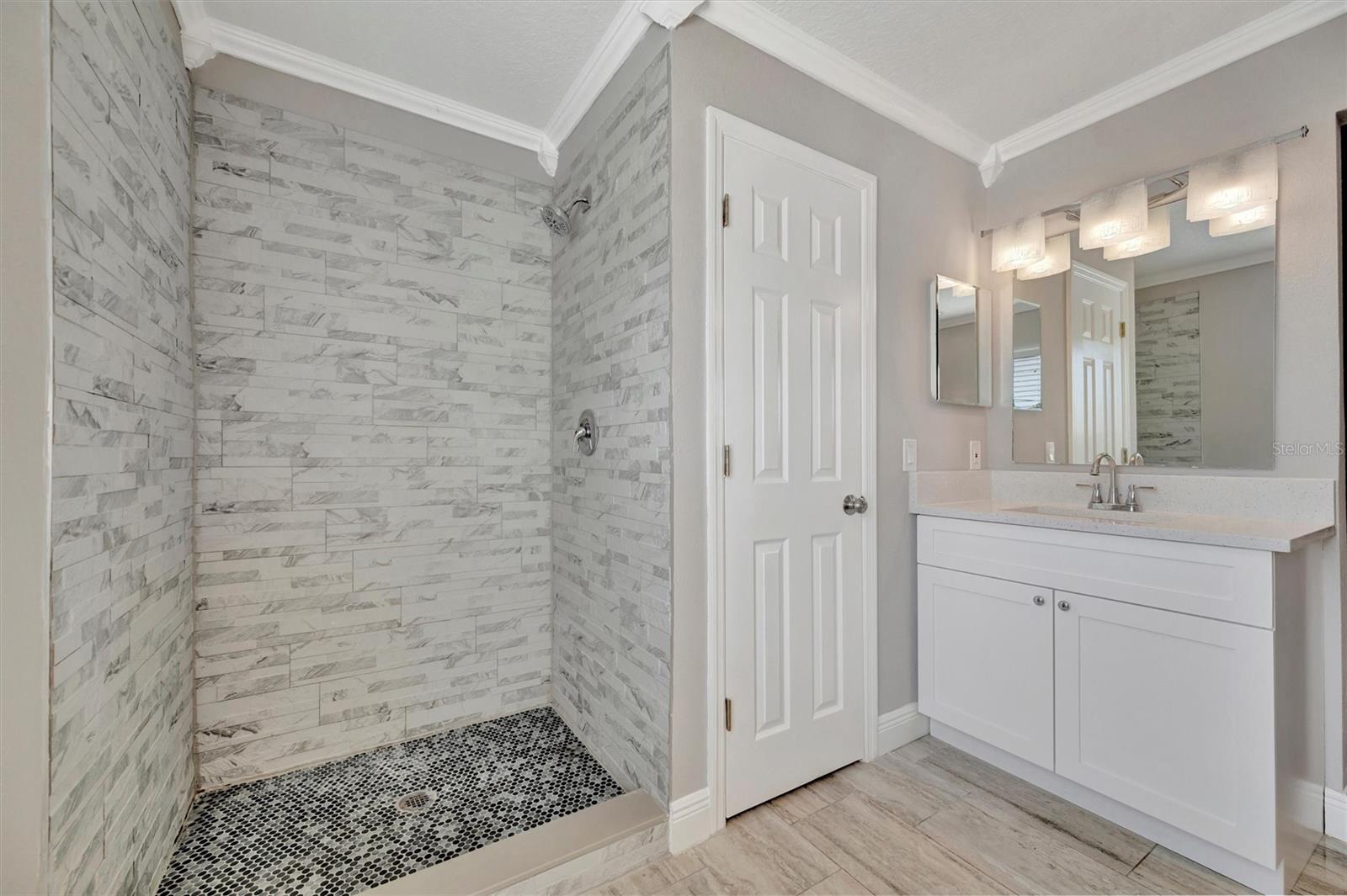 Image 48 of 67 For 2115 Valrico Heights Boulevard