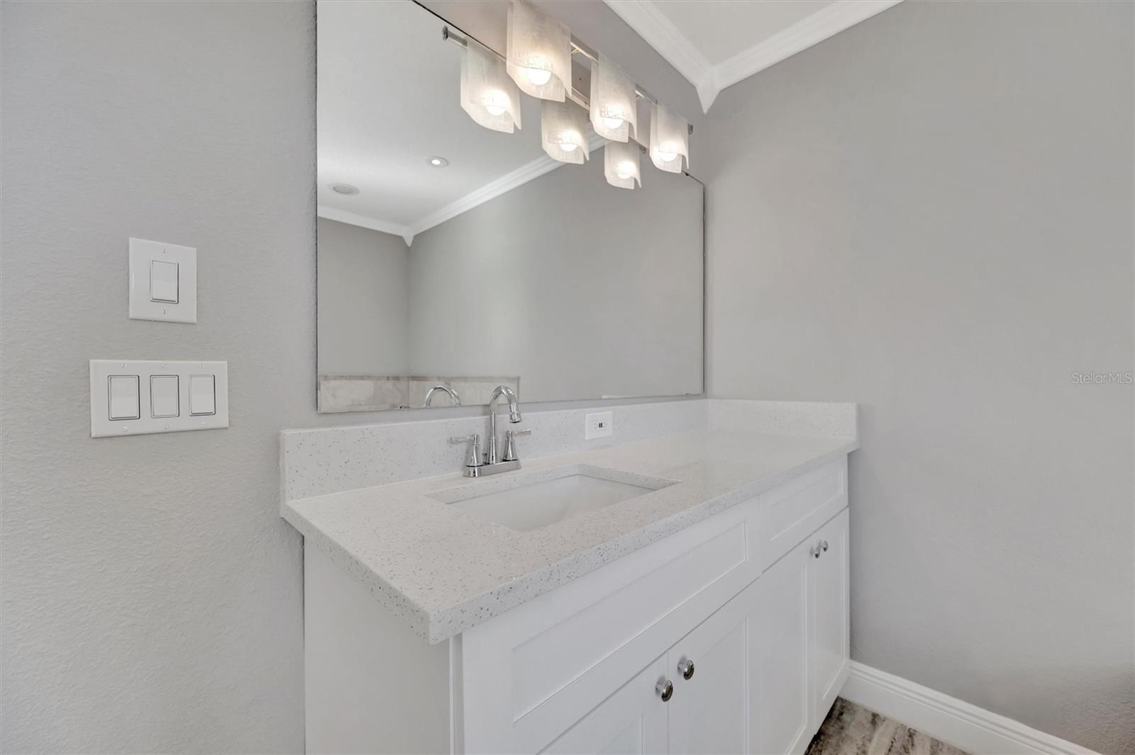 Image 50 of 67 For 2115 Valrico Heights Boulevard