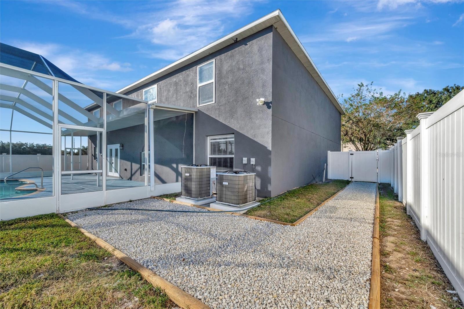 Image 58 of 67 For 2115 Valrico Heights Boulevard