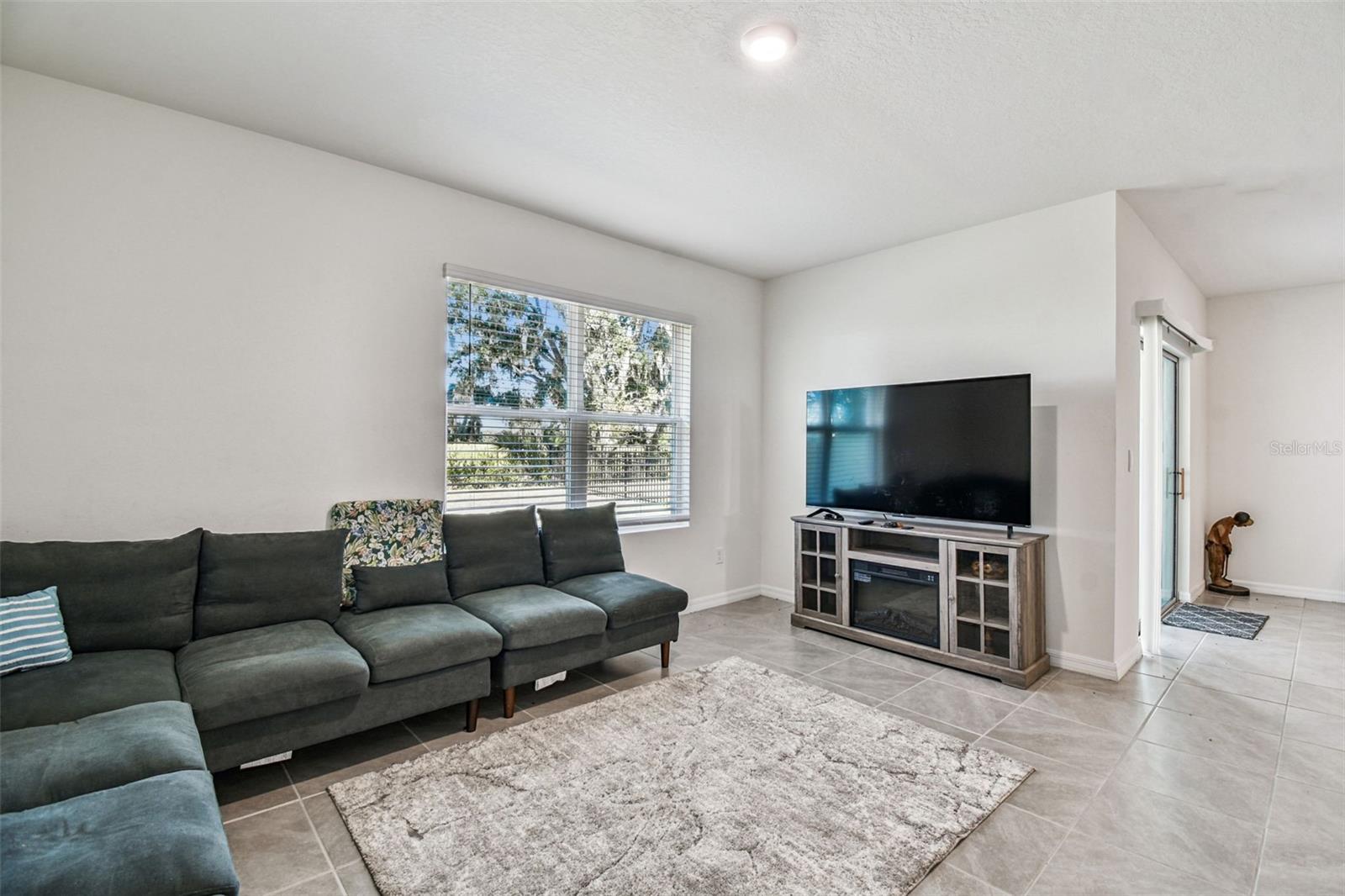 Image 21 of 37 For 33635 Field Maple Loop