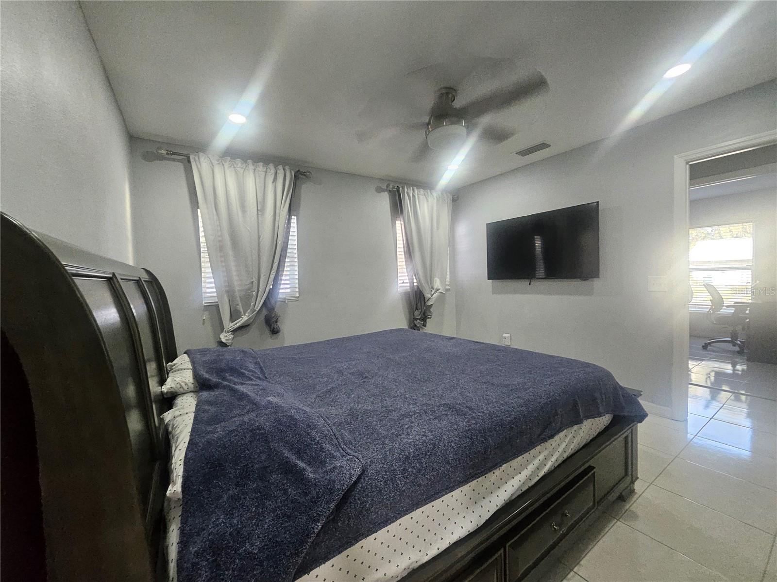 Image 14 of 17 For 802 Windsor Circle