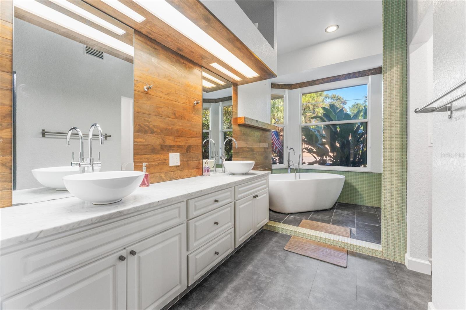 Image 11 of 16 For 13780 76th Avenue