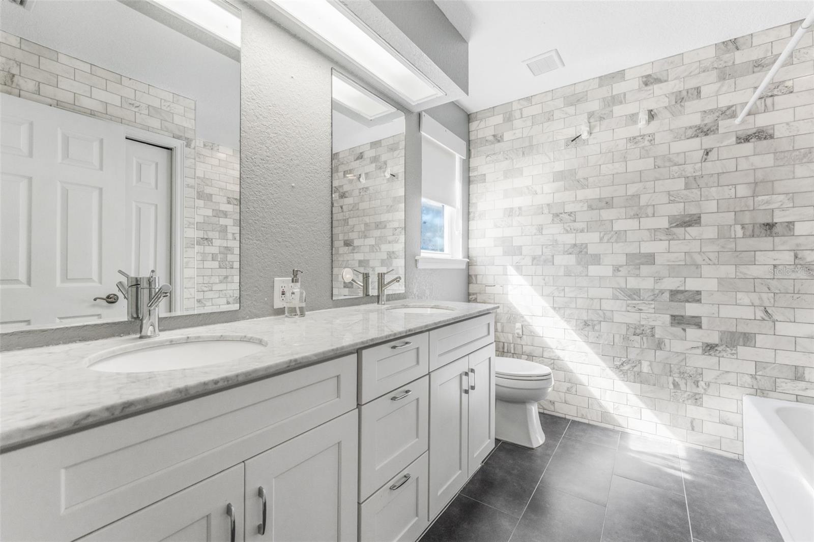 Image 13 of 16 For 13780 76th Avenue