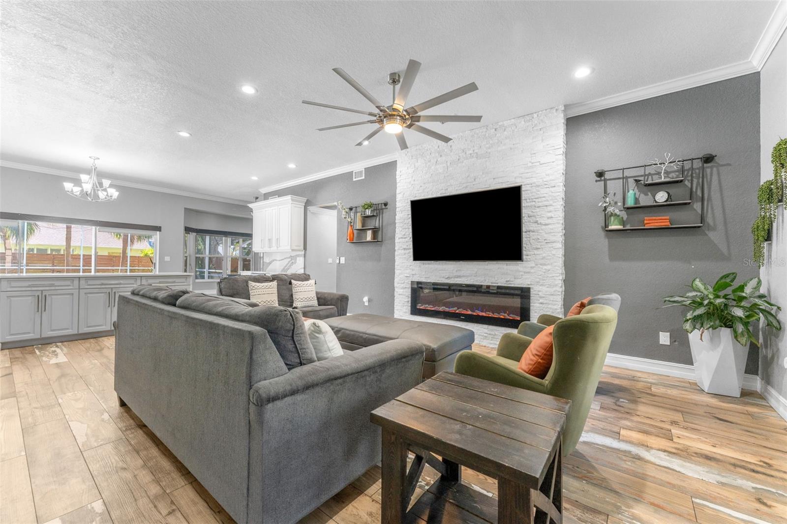 Image 5 of 16 For 13780 76th Avenue