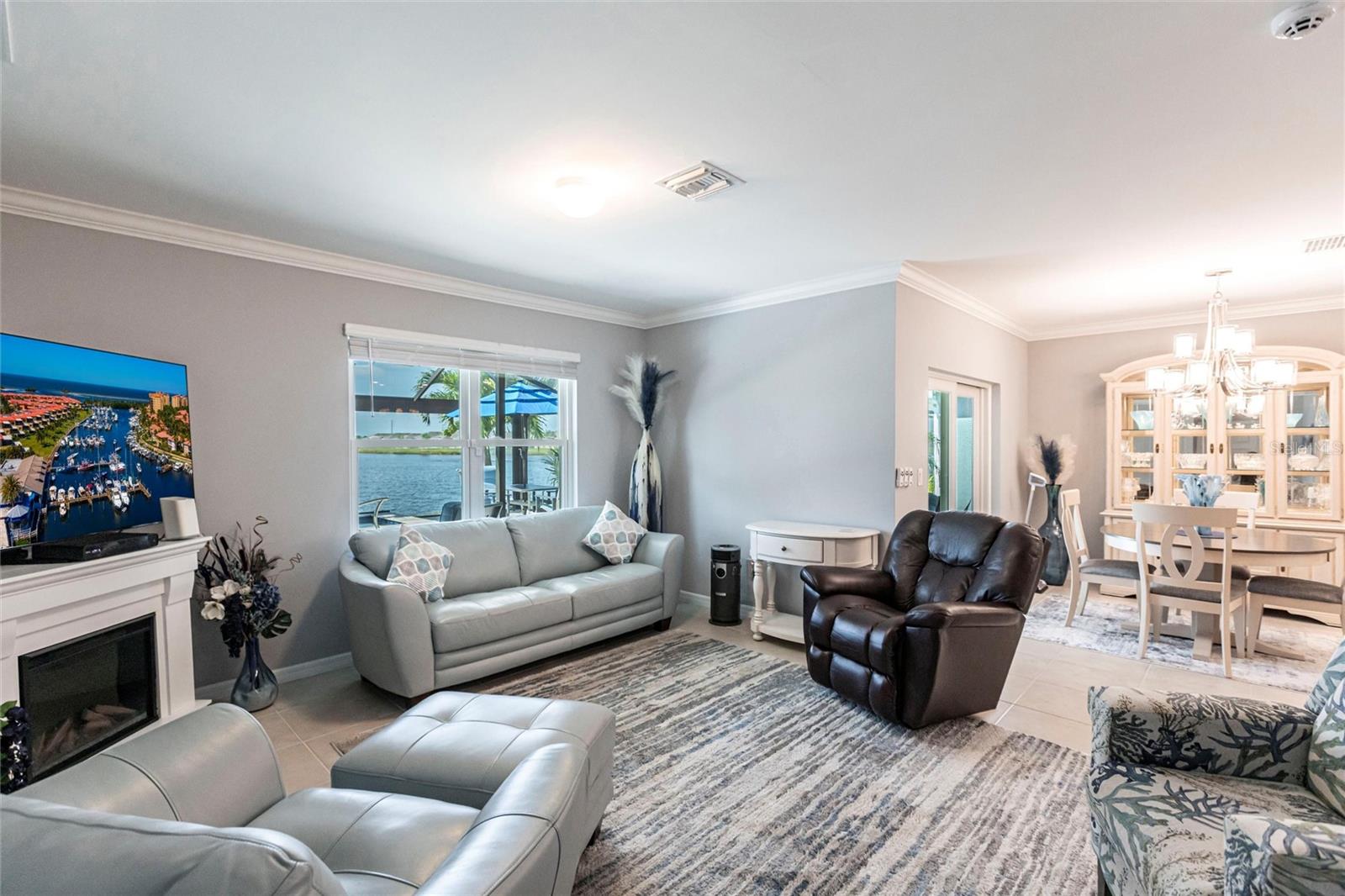 Image 11 of 60 For 25317 Lenox Circle